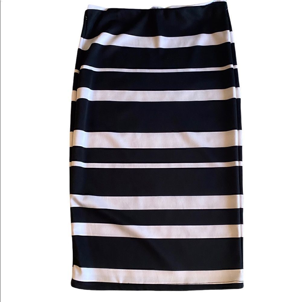 EUC Sans Souci elastic waist black and white striped maxi skirt